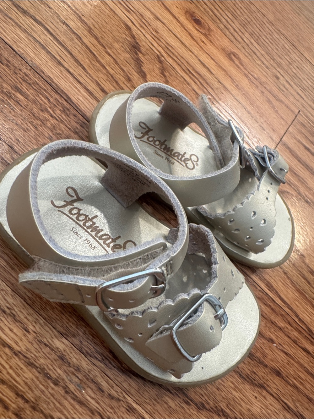 FootMates Cream Toddler Scalloped Sandals with Buckles